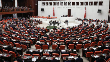 Haberlere erişim engelinin araştırılmasına AKP ve MHP’den ret…