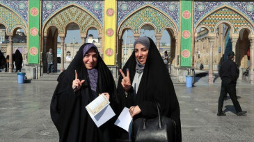 İran seçimlerinde çoğunluk radikallerin…