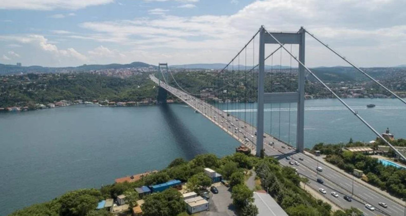 İstanbul Boğazı’nda gemi trafiği çift yönlü olarak trafiğe kapatıldı…