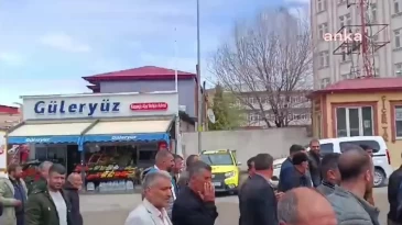 Tuzluca’da halk YSK’nın kararını protesto etti…