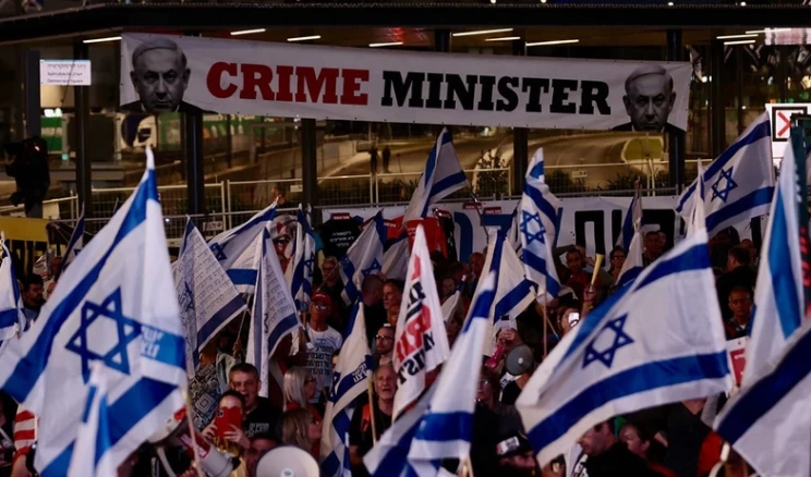 İsrailliler Netanyahu’nun istifası talebiyle sokakta…