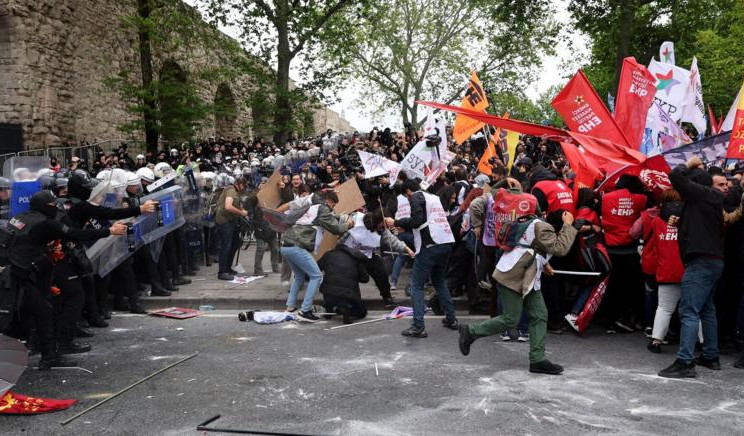 1 Mayıs’ı kutlamak için Taksim’e gitmek isteyen 217 kişi gözaltına alındı…