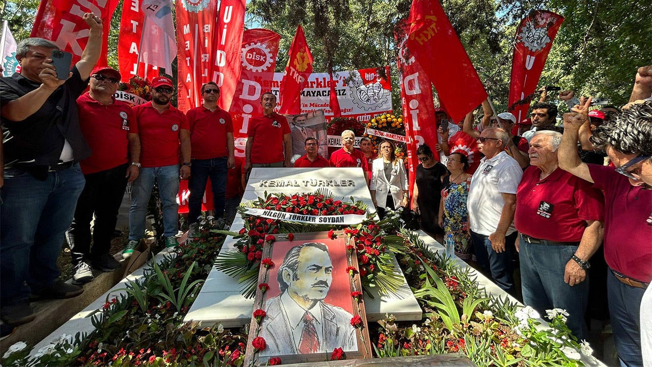 kemal-turkler-katledilisinin-44-yilinda-mezari-basinda-anildi