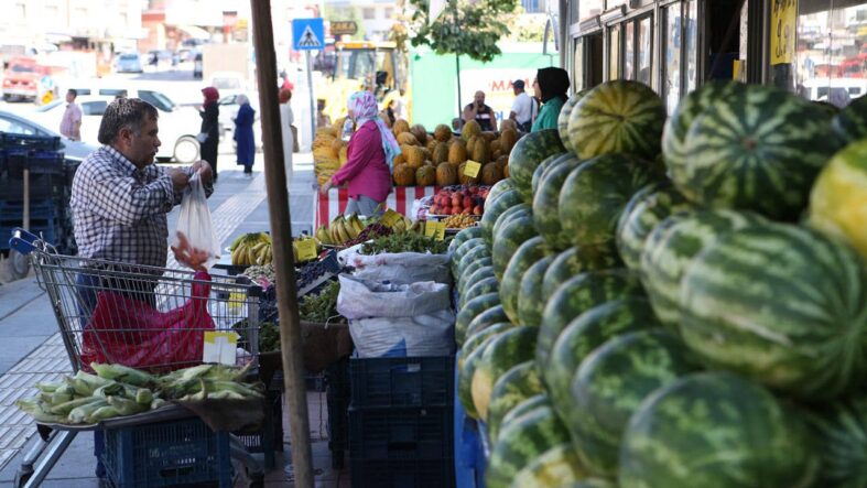 aclik-siniri-asgari-ucreti-solladi